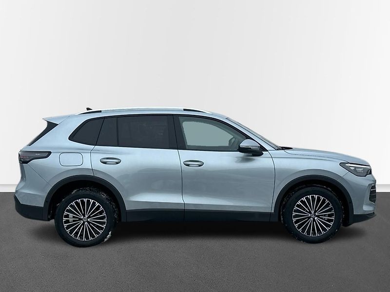 Volkswagen Tiguan (2025) People 1,5 TSI 150 kW eHybrid - fotka 7 z 23