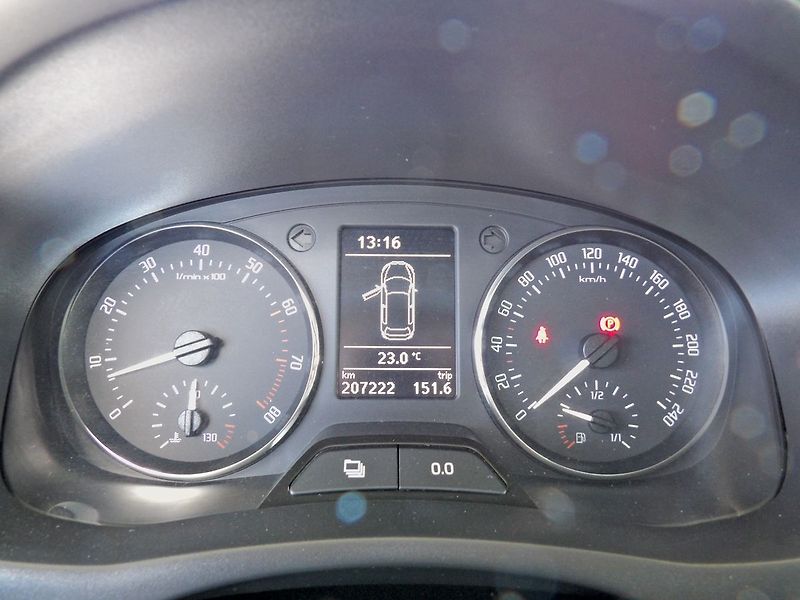 Škoda Fabia 1.2TSI 63kW Tempomat Alu PDC - fotka 11 z 26