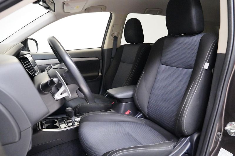 Mitsubishi Outlander - fotka 12 z 28