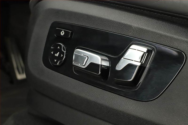 BMW X7 (2024) M60i - fotka 12 z 23
