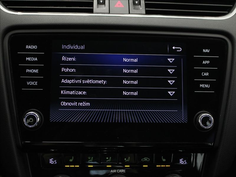 Škoda Octavia 2,0 TDi 135kW 4x4 DSG Scout - fotka 16 z 33