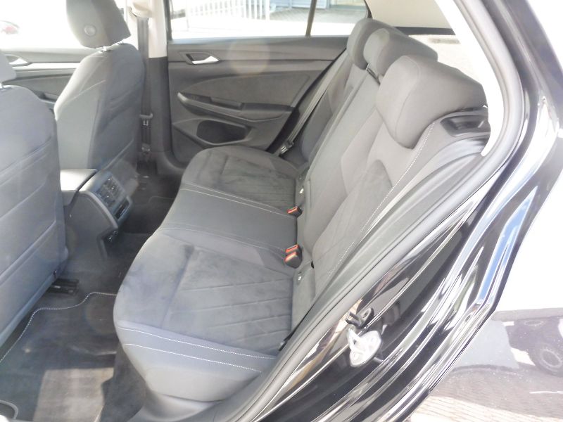 Volkswagen Golf (2024) Style 1,5 TSI 96kW - fotka 18 z 26
