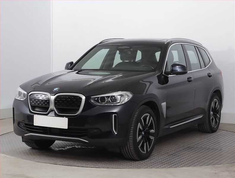 BMW iX3 (2021) 80 kWh, SoH 98% - fotka 2 z 25