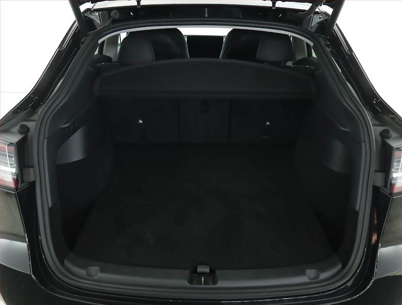 Tesla Model Y (2023) Long Range AWD 79kWh, SoH 91% - fotka 14 z 23