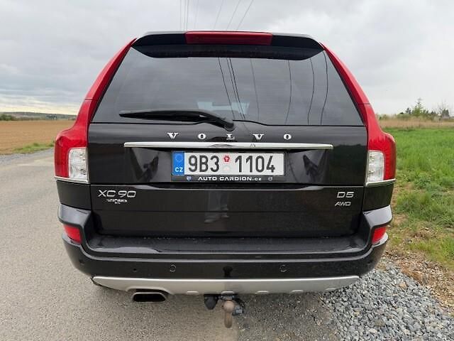 Volvo XC90 (2013) 2.4 D5 AWD SUMMUM AUT 7 míst - fotka 3 z 15