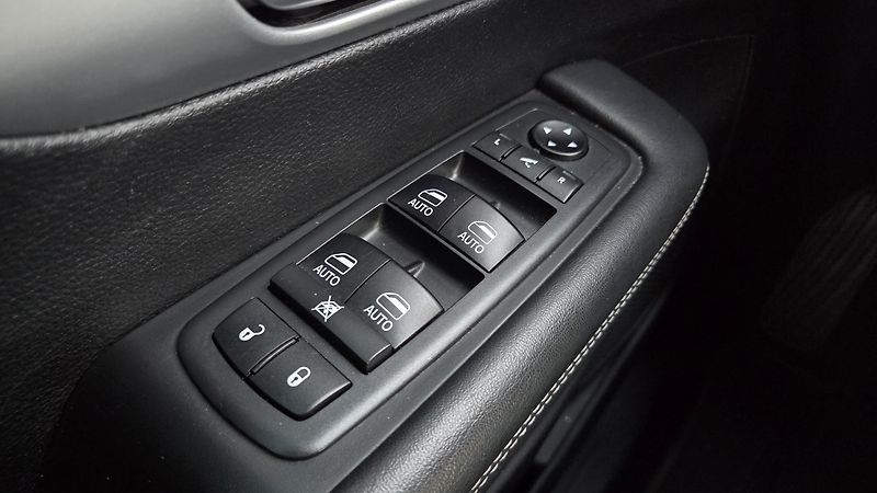 Chrysler Pacifica 3,6L 211 kW,Limited 7 míst,LPG - fotka 31 z 48