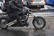 Tradiční Vánoční vyjížďka motorkářů zasněženým Krnovem na Štědrý den 24. 12. 2023