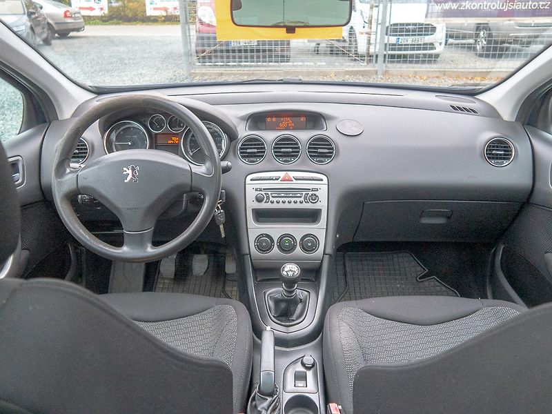 Peugeot 308 (2009) 1.6HDI 80KW SW  – PANORAMA - fotka 11 z 47