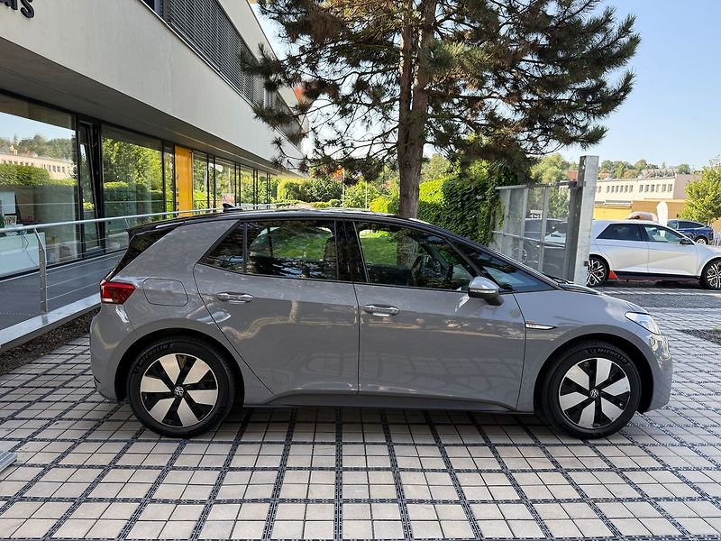 Volkswagen ID.3 PRO 62 kWh ACC - fotka 35 z 36