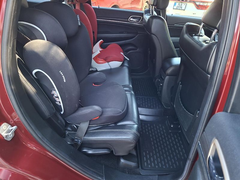 Jeep Grand Cherokee (2015) 3,6L V6 Limited,4x4,tažné,R20  - fotka 20 z 37