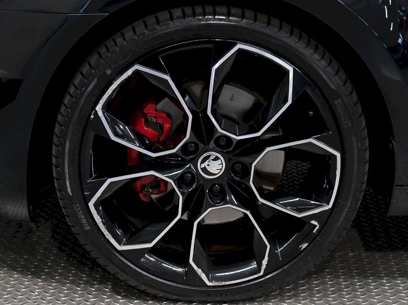 Škoda Octavia (2019) RS CHALLENGE 2.0TDI 135KW DSG - fotka 10 z 46
