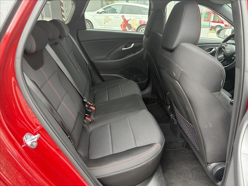 Hyundai i30 1,5 T-GDI N-Line - fotka 14 z 19