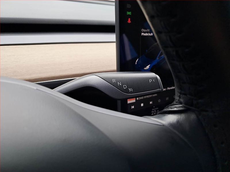 Tesla Model 3 (2019) Long Range 4WD 78kWh, SoH 81% - fotka 12 z 21