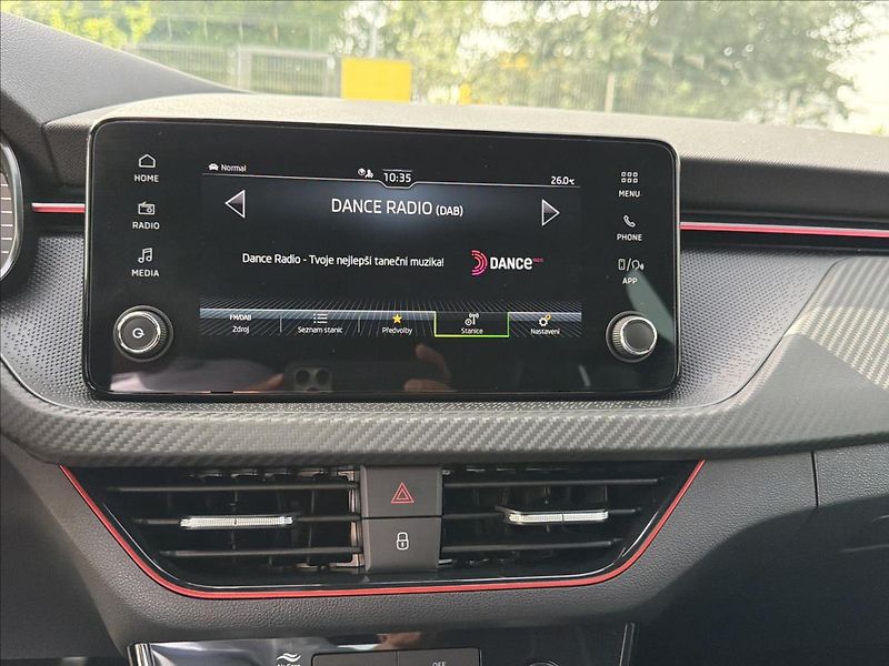 Škoda Kamiq 1,5 TSI 110 kW DSG Monte Carlo - fotka 24 z 35