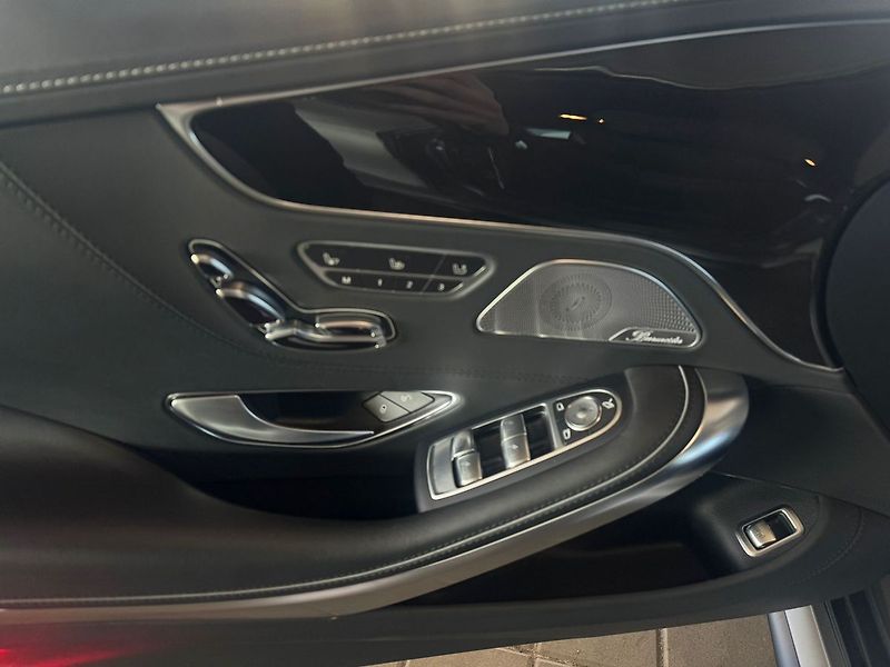Mercedes-Benz Třídy S 560 4MATIC kupé - fotka 10 z 19