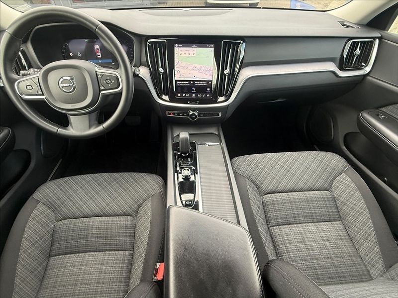 Volvo V60 2,0 I B3 CORE AT 120kW - fotka 8 z 17