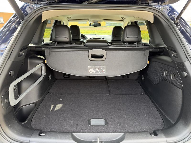Jeep Cherokee 2.0 M-JET 4X4 LIMITED NAV KŮŽE - fotka 34 z 43