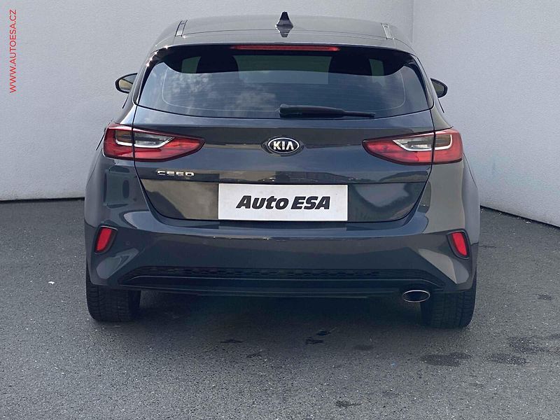 Kia Ceed (2021) 1.5 T-GDi, 1.maj,ČR, Spin - fotka 5 z 18