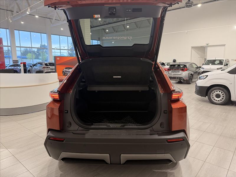 Toyota C-HR 0,0 Executive  77 kWh, pohon A - fotka 6 z 10