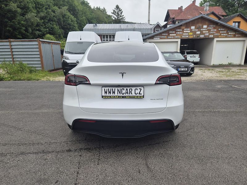 Tesla Model Y LONG RANGE DUAL MOTOR  92% - fotka 8 z 50