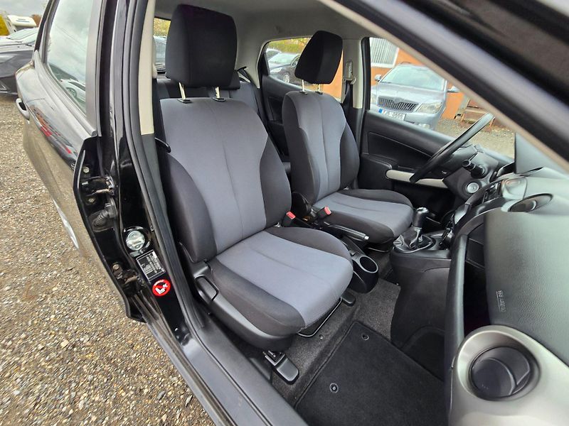 Mazda 2 (2010) 1.3 MZR 55KE klima - fotka 21 z 23