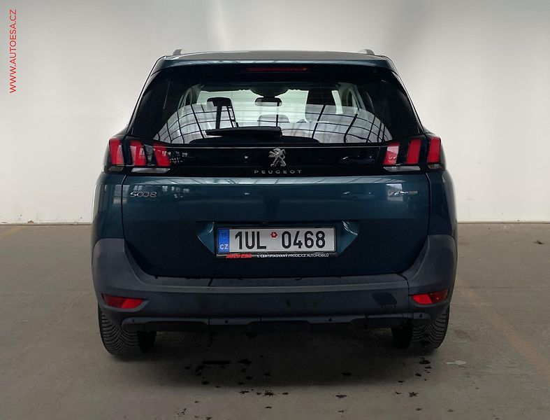 Peugeot 5008 (2017) 1.2 PT, Active - fotka 5 z 15