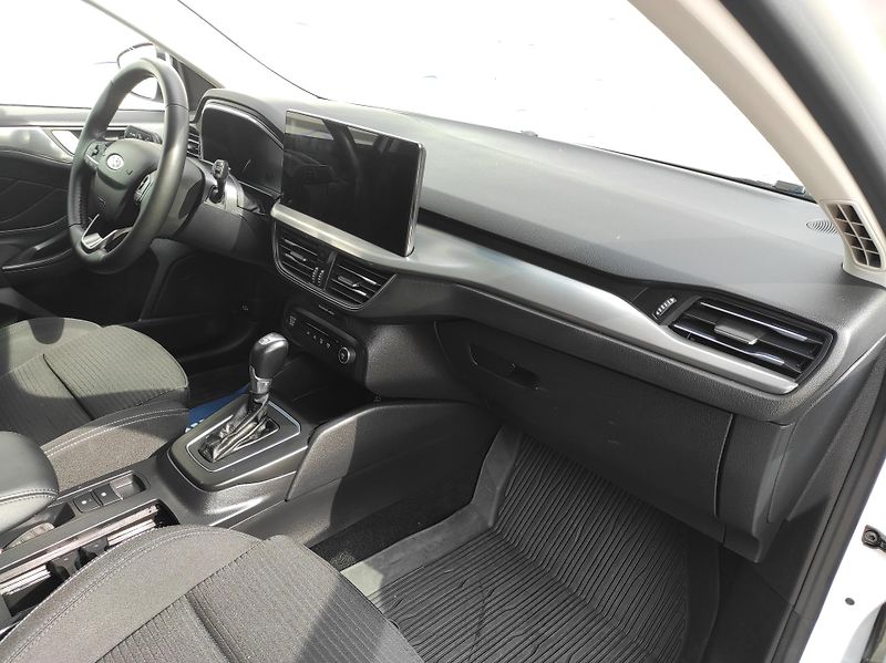 Ford Focus 1.0 EcoBoost mHev 114kw AT - fotka 24 z 44