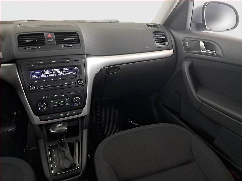 Škoda Yeti (2010) 2.0 TDI, 4X4, Automat, ČR - fotka 8 z 19