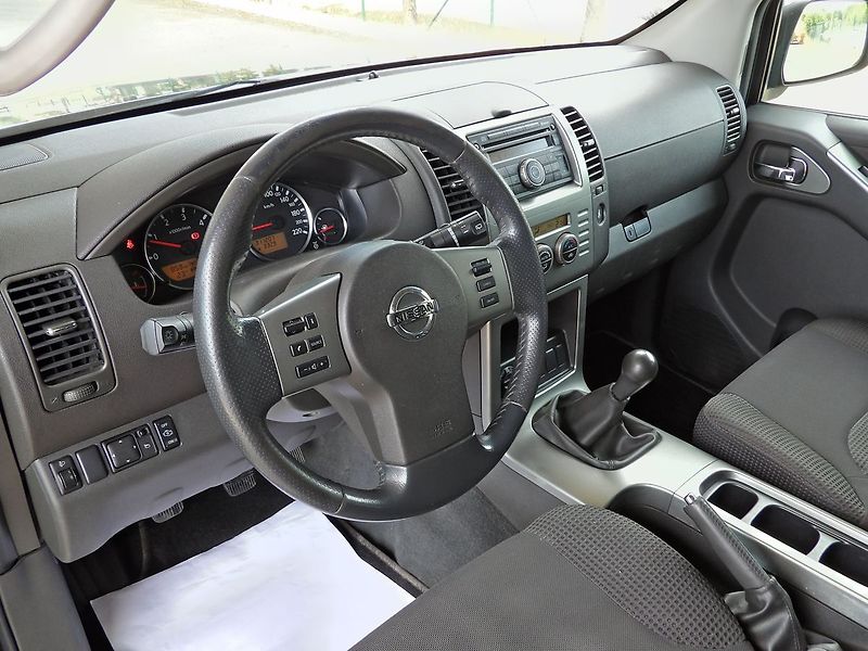 Nissan Pathfinder 2.5dCi 126kW Manuál Style - fotka 15 z 29