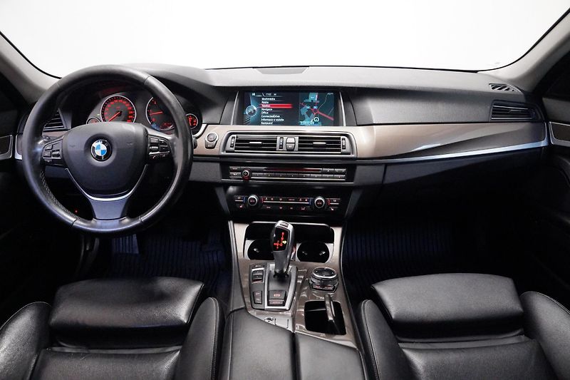 BMW Řada 5 - fotka 5 z 29
