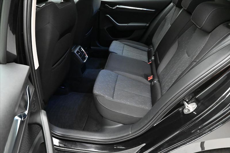 Škoda Octavia 2,0 TDI 110 kW DSG Style Záruk - fotka 14 z 31