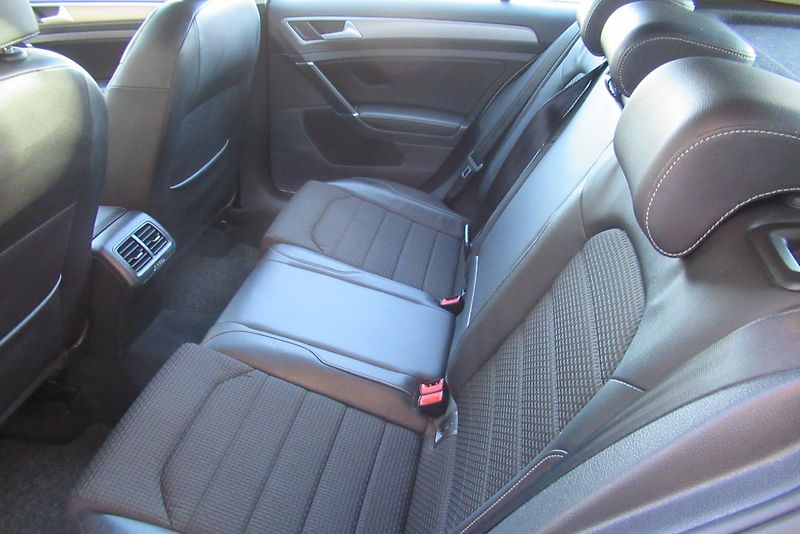 Volkswagen Golf 1.4 TSi DSG AUT.KLIMA PŮVOD ČR - fotka 20 z 27