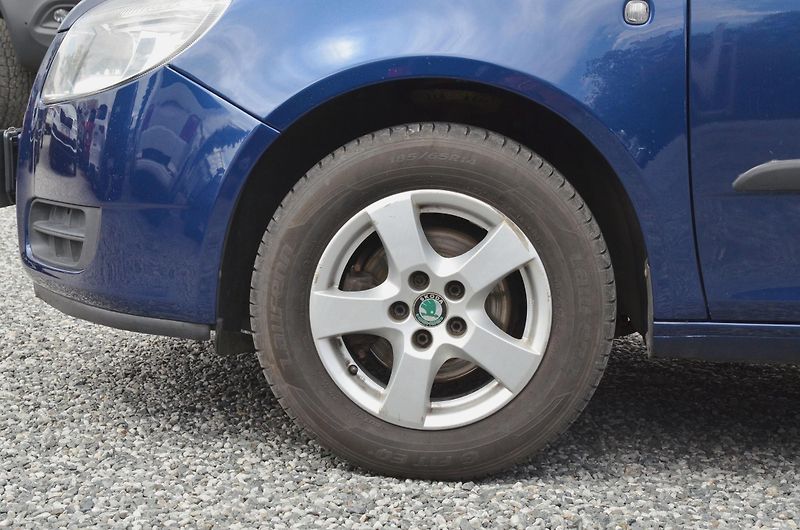 Škoda Fabia (2009) 1.4i 16V 63kW AMBITION / KLIMA - fotka 7 z 33