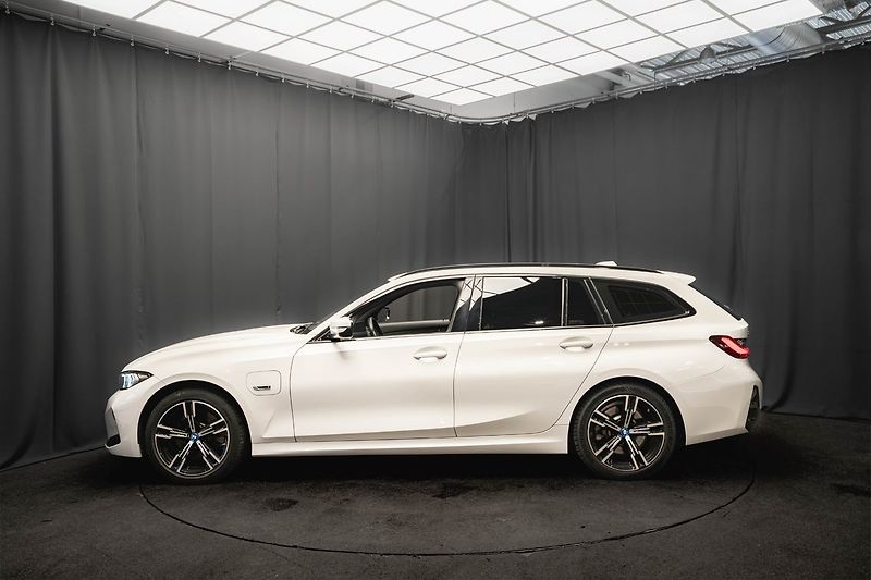 BMW Řada 3 330e xDrive M-Sport Tažné - fotka 5 z 21