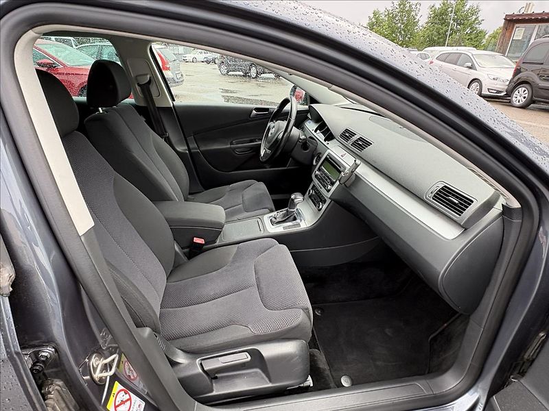 Volkswagen Passat 1,4 TSi 90kW DSG,Výhřev,Tažné - fotka 20 z 28