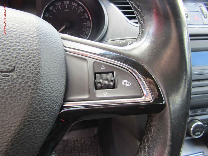 Škoda Octavia (2013) 1.6TDi 4x4, ČR, Elegance - fotka 18 z 19