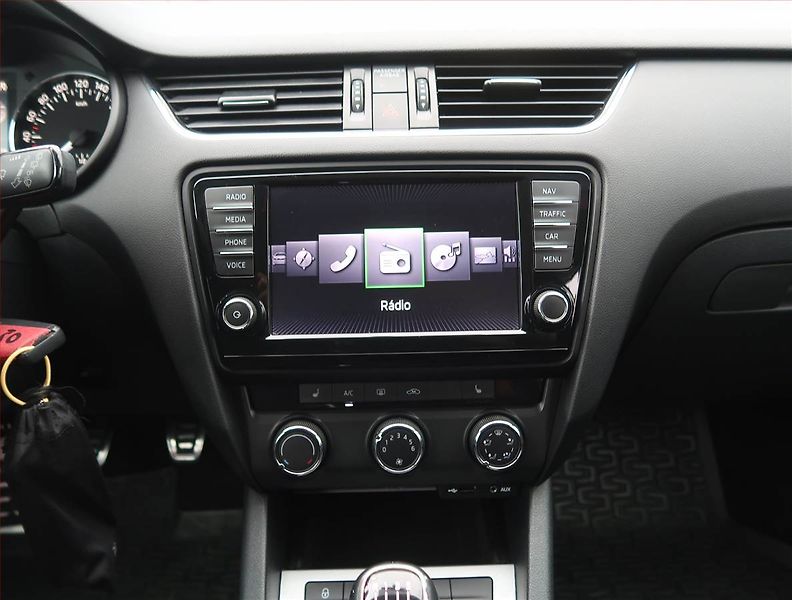 Škoda Octavia (2014) Ambition 2.0 TDI, Serv.kniha - fotka 12 z 19