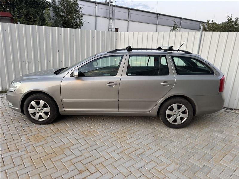 Škoda Octavia 2,0 TDI ELEGANCE tažné původČR - fotka 4 z 50