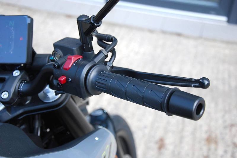 CFMOTO 300 NK (2026) 300NK - fotka 17 z 25