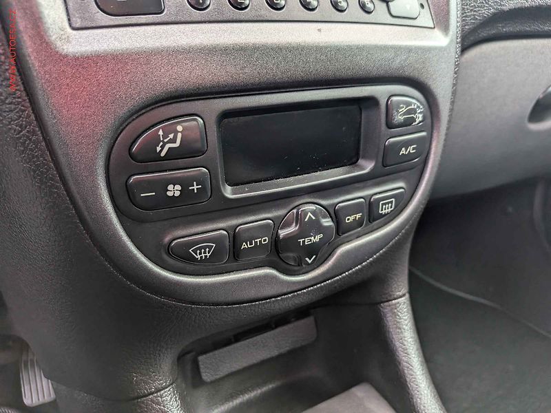 Peugeot 206 (2006) 1.4i, AC - fotka 15 z 19