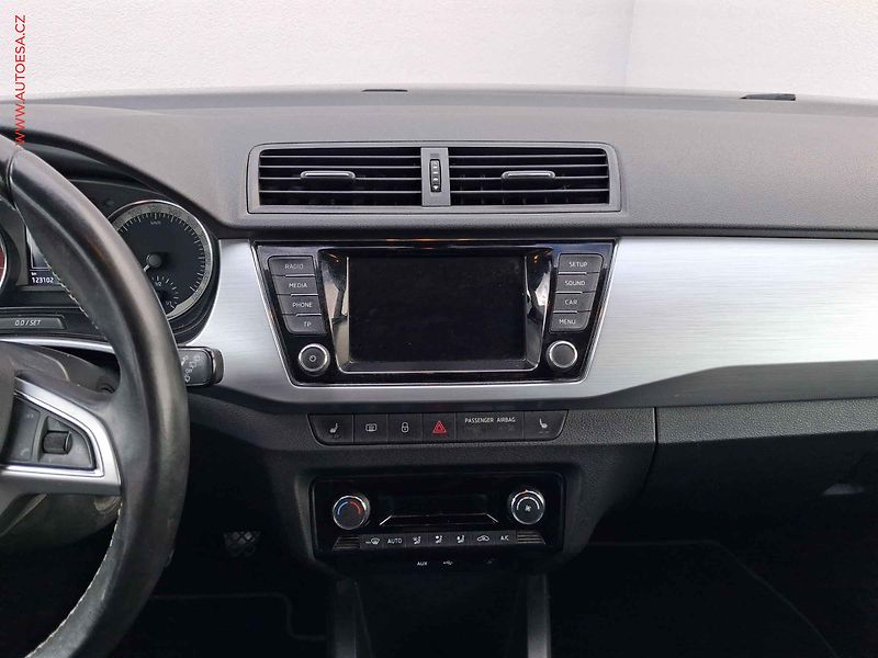 Škoda Fabia (2015) 1.2 TSi, Edition, +kola - fotka 12 z 16
