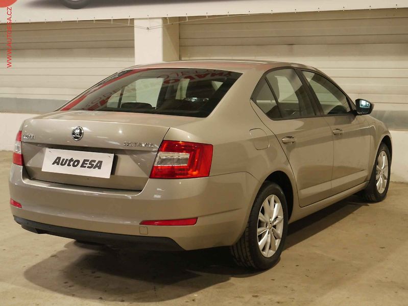 Škoda Octavia (2016) 1.4 TSI, 2.maj,ČR, servis - fotka 6 z 19