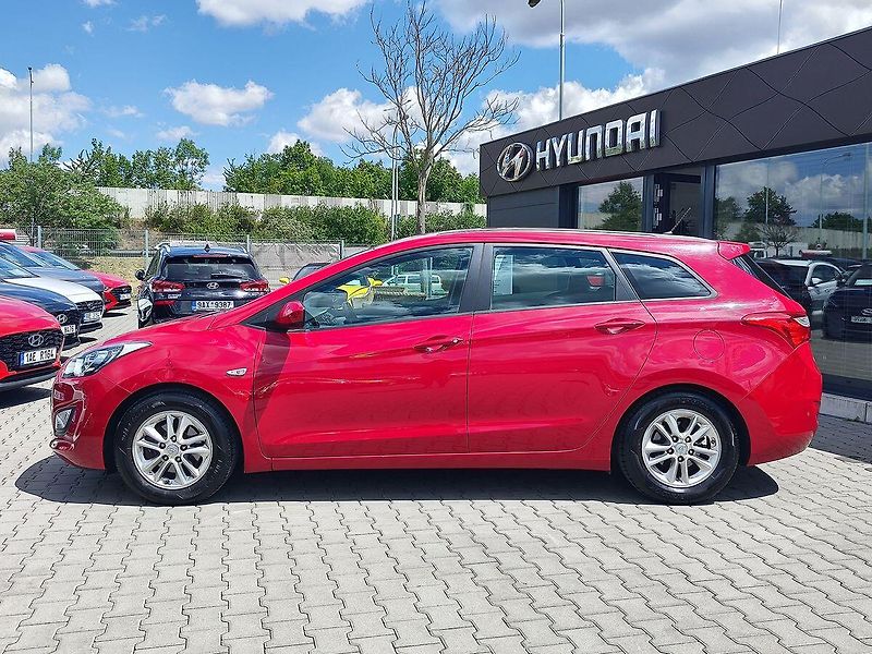 Hyundai i30 1.6i/88kW - fotka 8 z 25