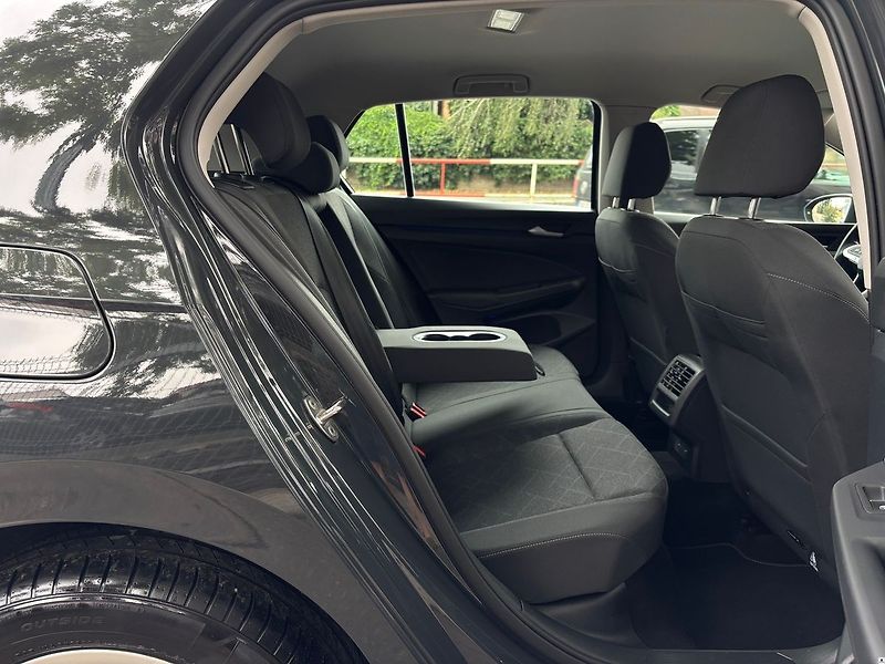 Volkswagen Golf 1.5TSi/2023/1M.LIFE.DPH.ACC-ZÁ - fotka 23 z 52