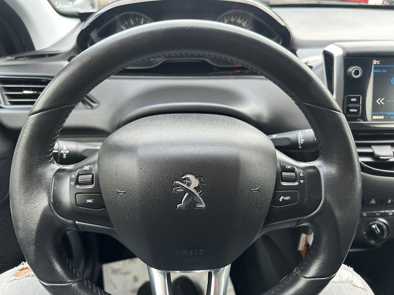 Peugeot 208 (2017) 1,2 61kw - fotka 17 z 23