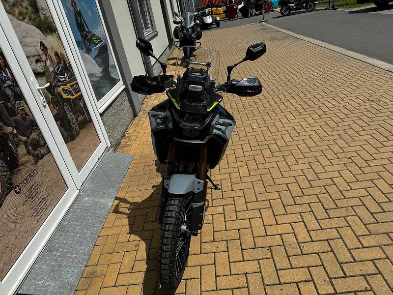 CFMOTO 450 MT-R (2026) - fotka 2 z 6