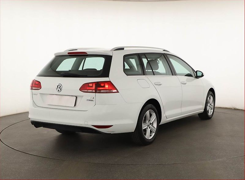 Volkswagen Golf (2015) 1.6 TDI, Automat, Tempomat - fotka 5 z 16