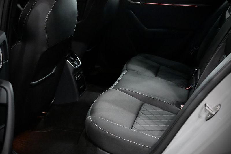 Škoda Octavia 3 FL 2.0 TSI 180 kW DSG RS - fotka 20 z 43
