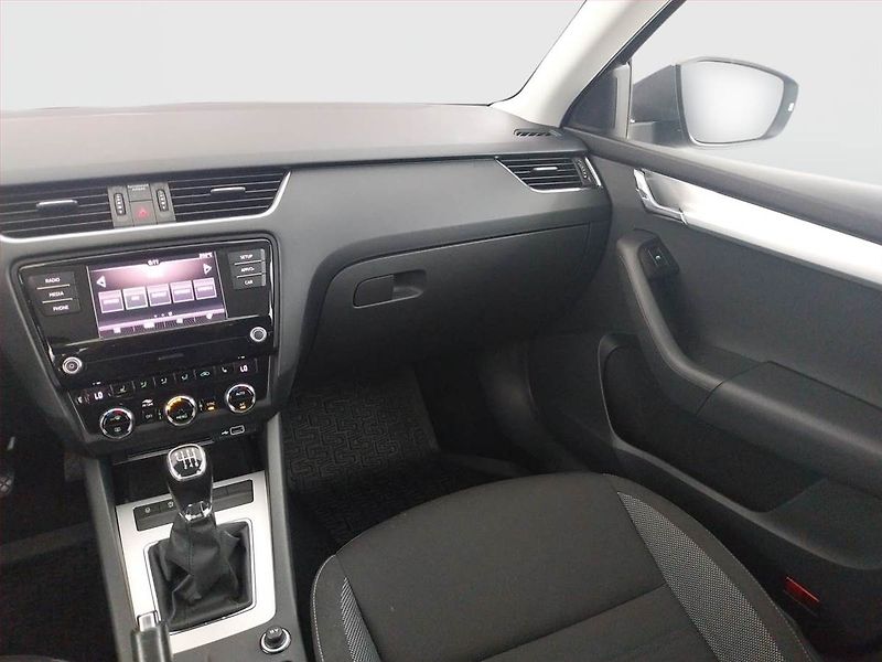 Škoda Octavia (2018) Ambition Plus 1.4 TSI - fotka 8 z 20