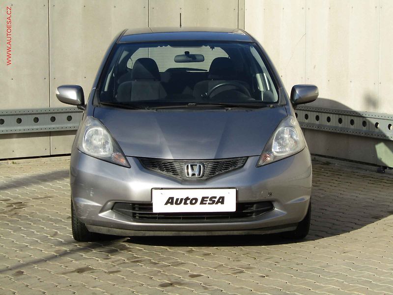Honda Jazz (2011) 1.3i, ČR, Navi, AC - fotka 2 z 17